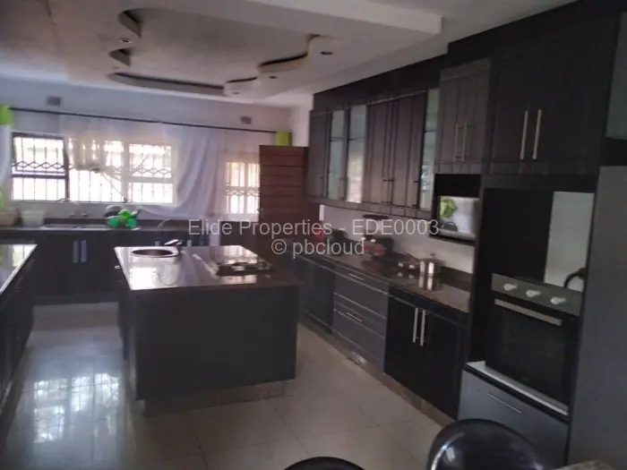 5 Bedroom House for Sale in Waterfalls, Harare