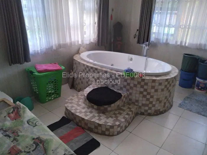 5 Bedroom House for Sale in Waterfalls, Harare