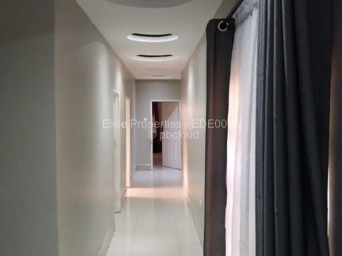 5 Bedroom House for Sale in Waterfalls, Harare