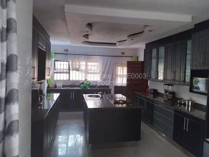 5 Bedroom House for Sale in Waterfalls, Harare