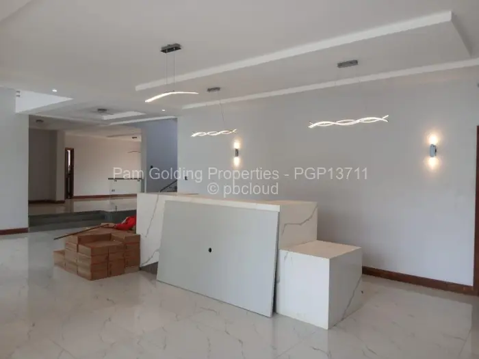 8 Bedroom House to Rent in Greystone Park