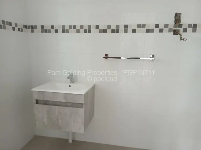 8 Bedroom House to Rent in Greystone Park