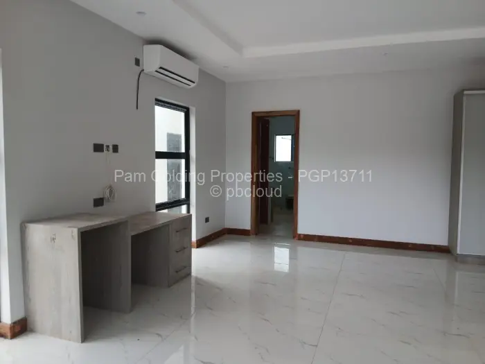 8 Bedroom House to Rent in Greystone Park