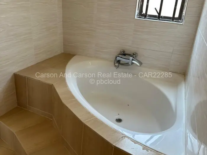 5 Bedroom House to Rent in Mabelreign