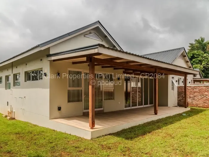 Townhouse/Cluster for Sale in Borrowdale Brooke, Harare
