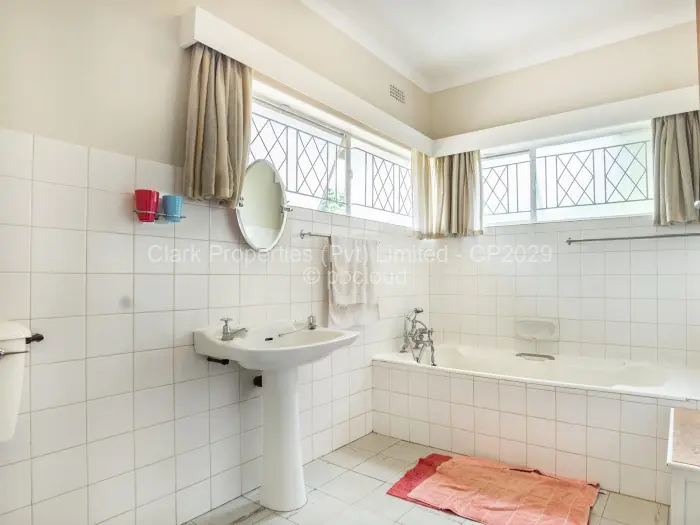 4 Bedroom House for Sale in Gunhill, Harare