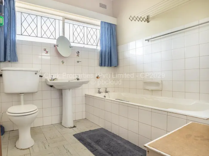 4 Bedroom House for Sale in Gunhill, Harare