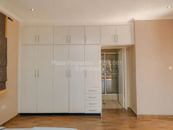 5 Bedroom House to Rent in Greystone Park