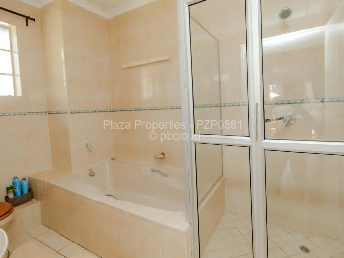 5 Bedroom House to Rent in Greystone Park