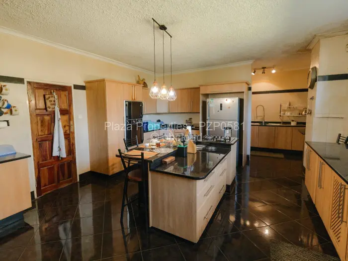 5 Bedroom House to Rent in Greystone Park