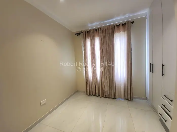 Townhouse/Cluster to Rent in Bluff Hill, Harare