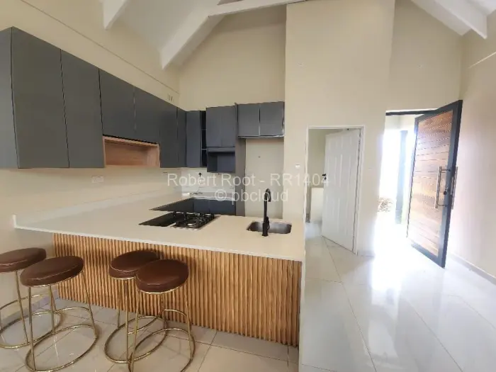 Townhouse/Cluster to Rent in Bluff Hill, Harare