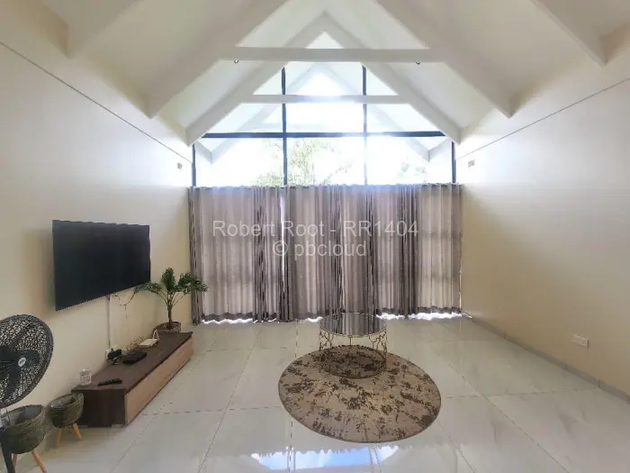 Townhouse/Cluster to Rent in Bluff Hill, Harare