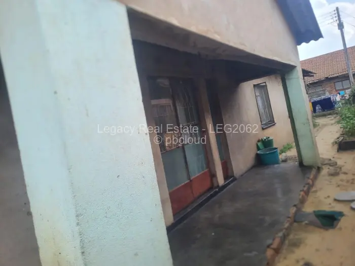 4 Bedroom House for Sale in Budiriro, Harare