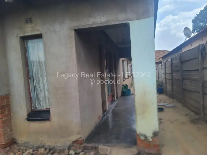 4 Bedroom House for Sale in Budiriro, Harare