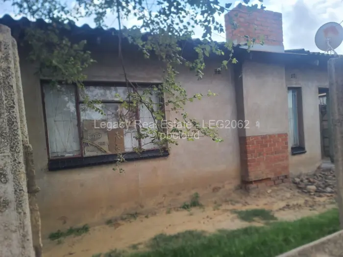 4 Bedroom House for Sale in Budiriro, Harare