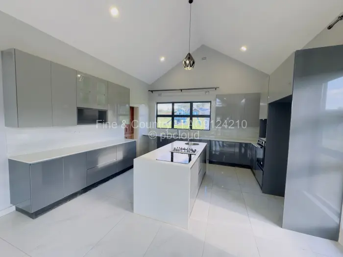 Townhouse/Cluster to Rent in Glen Lorne