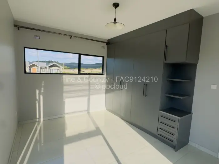 Townhouse/Cluster to Rent in Glen Lorne