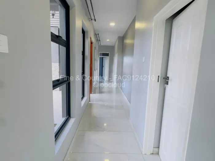 Townhouse/Cluster to Rent in Glen Lorne