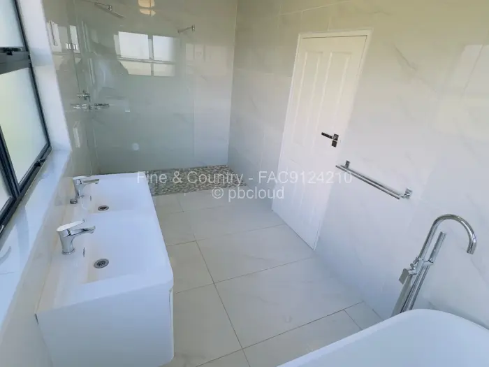 Townhouse/Cluster to Rent in Glen Lorne