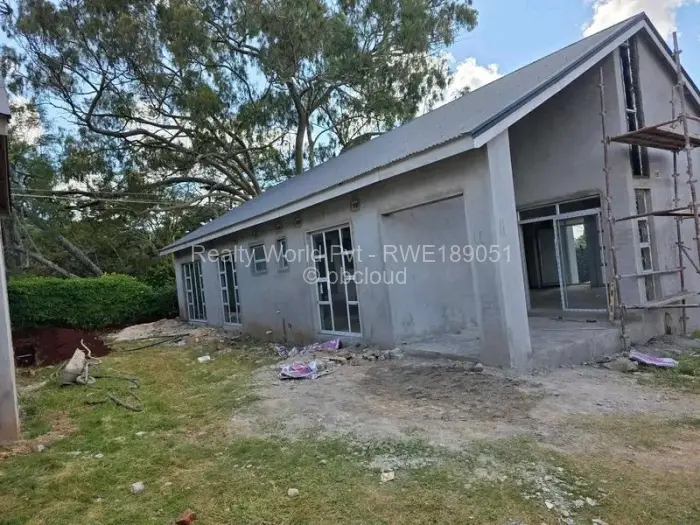 Townhouse/Cluster for Sale in Emerald Hill, Harare