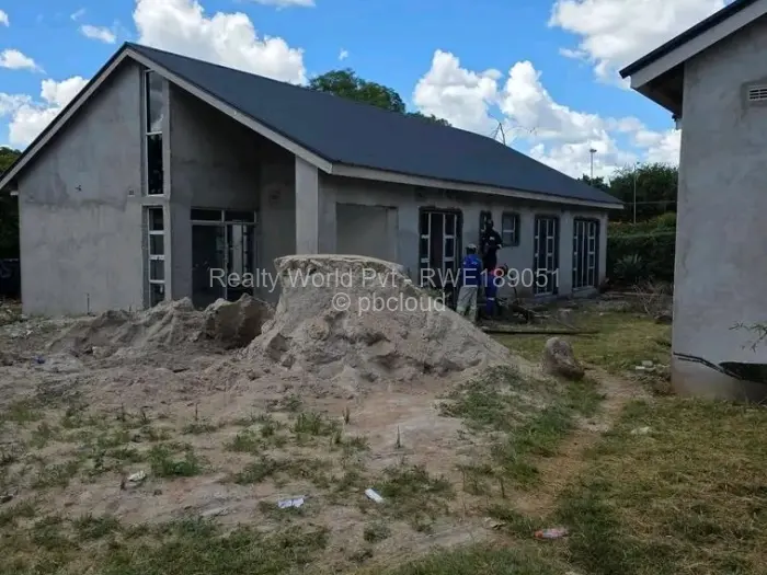 Townhouse/Cluster for Sale in Emerald Hill, Harare