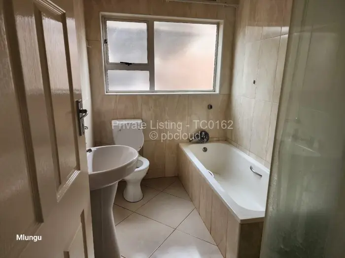 3 Bedroom Cottage/Garden Flat to Rent in Greendale North