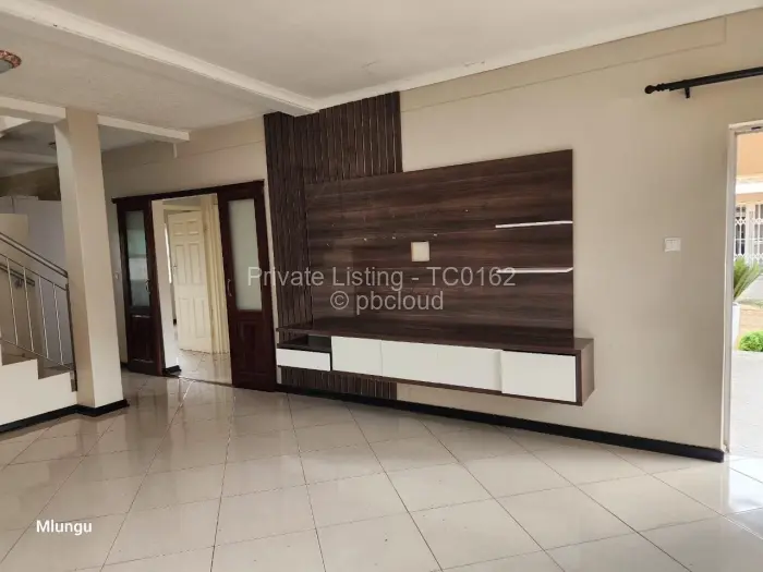 3 Bedroom Cottage/Garden Flat to Rent in Greendale North