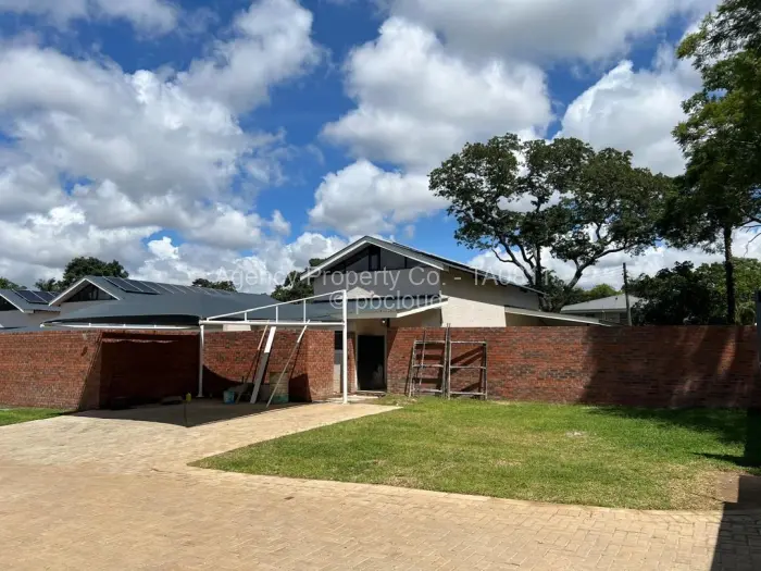 Townhouse/Cluster for Sale in Newlands, Harare