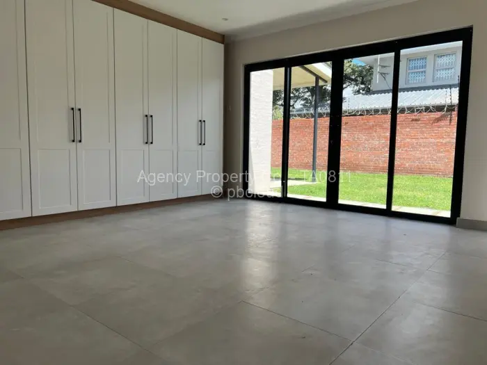 Townhouse/Cluster for Sale in Newlands, Harare