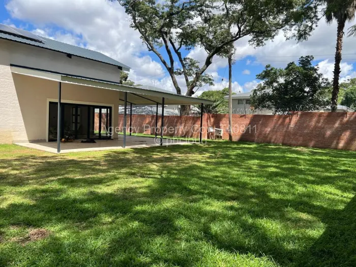 Townhouse/Cluster for Sale in Newlands, Harare