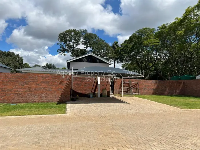 Townhouse/Cluster for Sale in Newlands, Harare