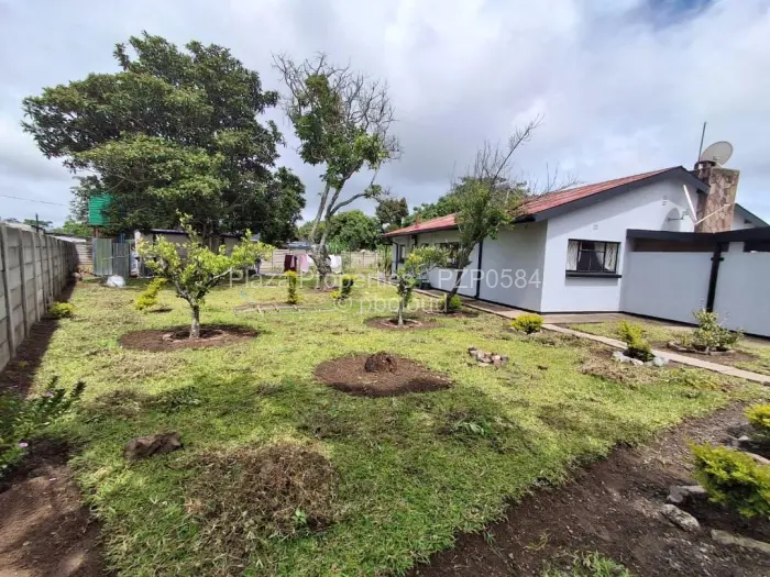 3 Bedroom House for Sale in Lundi Park, Gweru