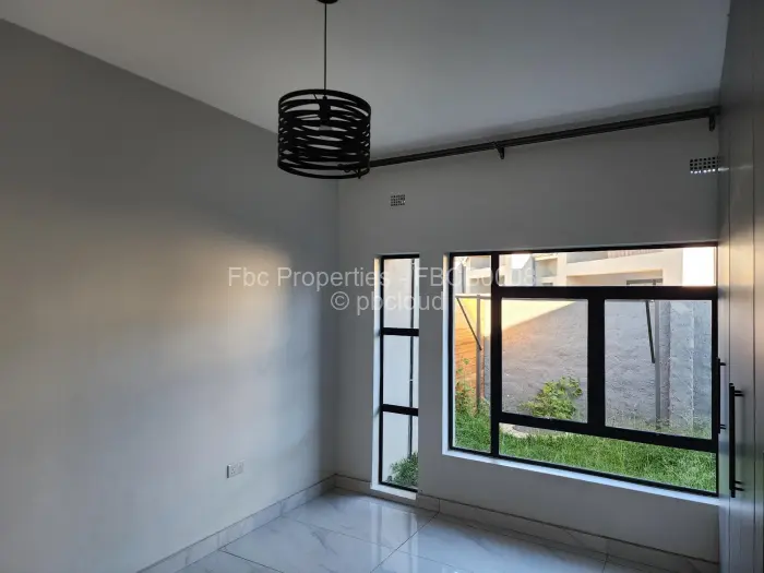 Townhouse/Cluster to Rent in Alexandra Park