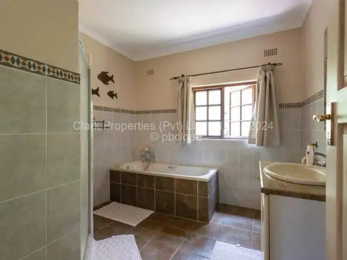 5 Bedroom House for Sale in Borrowdale Brooke, Harare