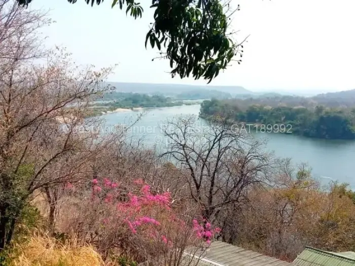 3 Bedroom House for Sale in Deka, Deka