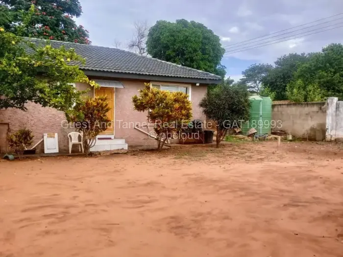 4 Bedroom House for Sale in Victoria Falls, Victoria Falls