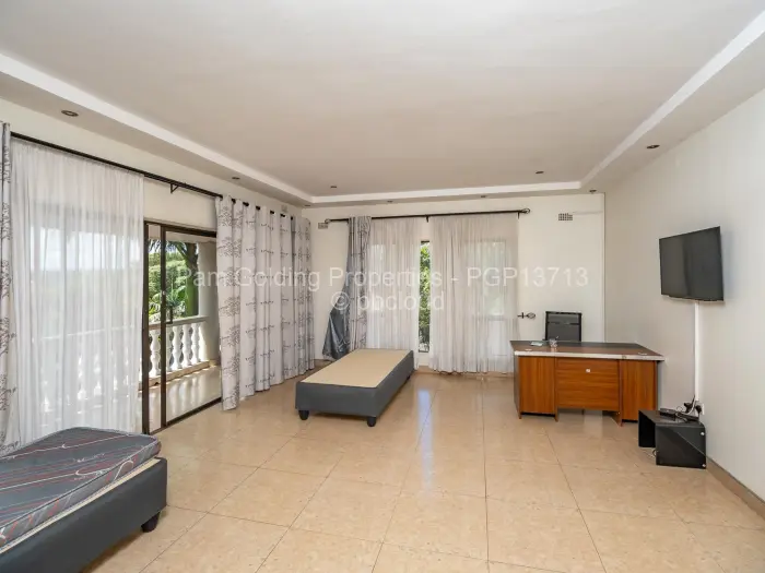 6 Bedroom House for Sale in Pomona, Harare