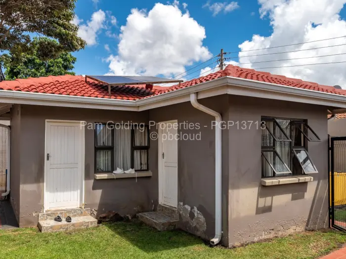 6 Bedroom House for Sale in Pomona, Harare