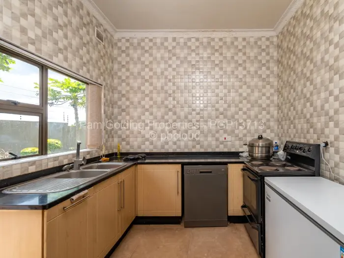 6 Bedroom House for Sale in Pomona, Harare