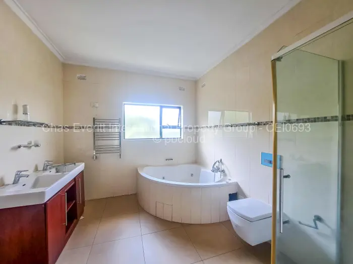 4 Bedroom House to Rent in Helensvale