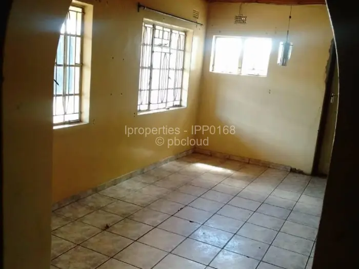 3 Bedroom House for Sale in Zimre Park, Harare