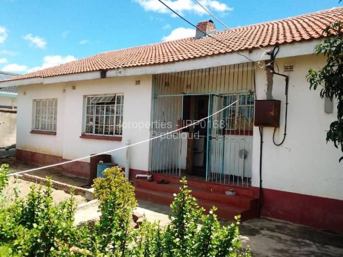3 Bedroom House for Sale in Zimre Park, Harare