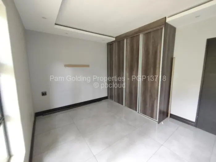 6 Bedroom House to Rent in Glen Lorne