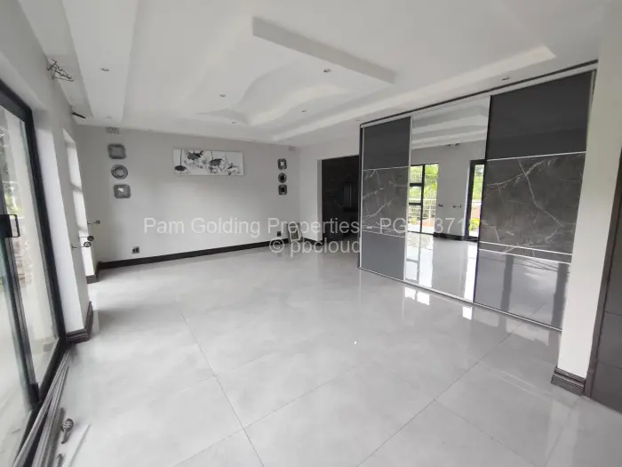 6 Bedroom House to Rent in Glen Lorne