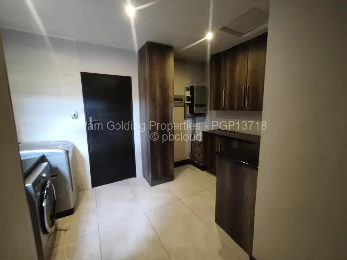 6 Bedroom House to Rent in Glen Lorne