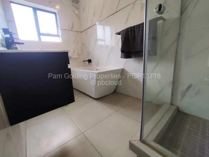 6 Bedroom House to Rent in Glen Lorne