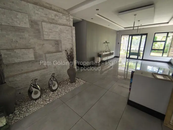 6 Bedroom House to Rent in Glen Lorne