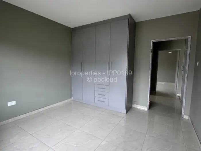 3 Bedroom Cottage/Garden Flat to Rent in Arlington