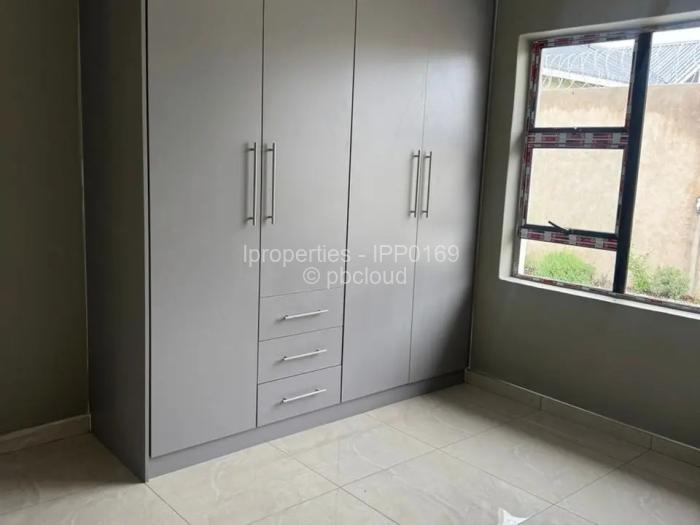 3 Bedroom Cottage/Garden Flat to Rent in Arlington, Harare